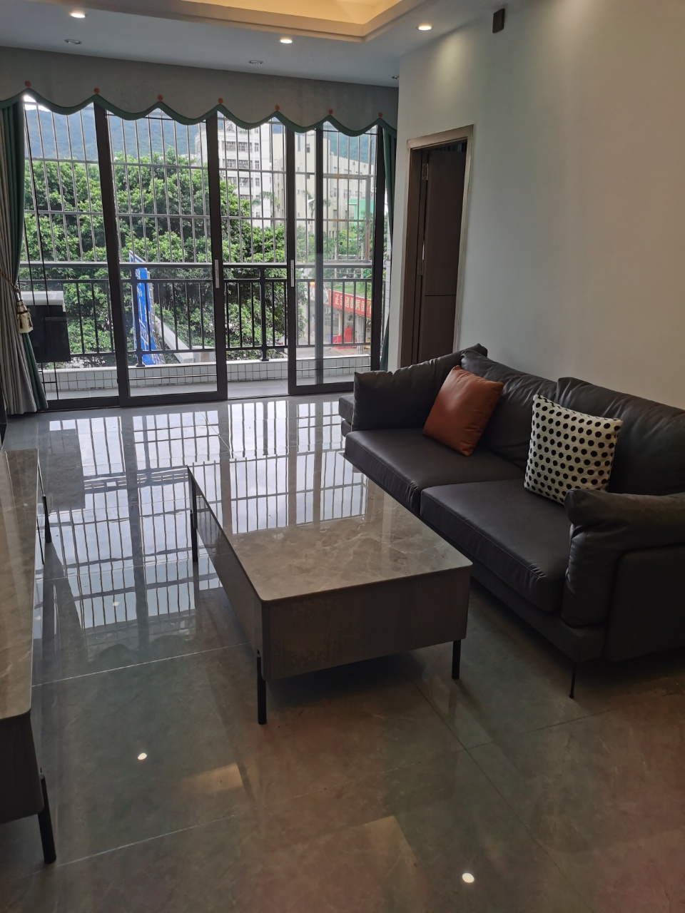 橫崗三棟統(tǒng)建樓《龍泉?jiǎng)e苑》