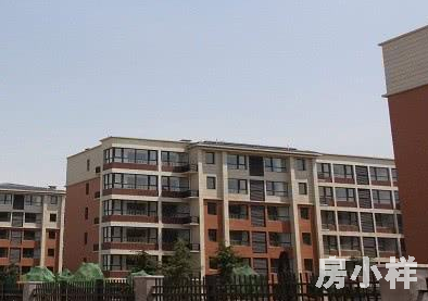 在深圳買商品房好還是小產(chǎn)權(quán)房好？