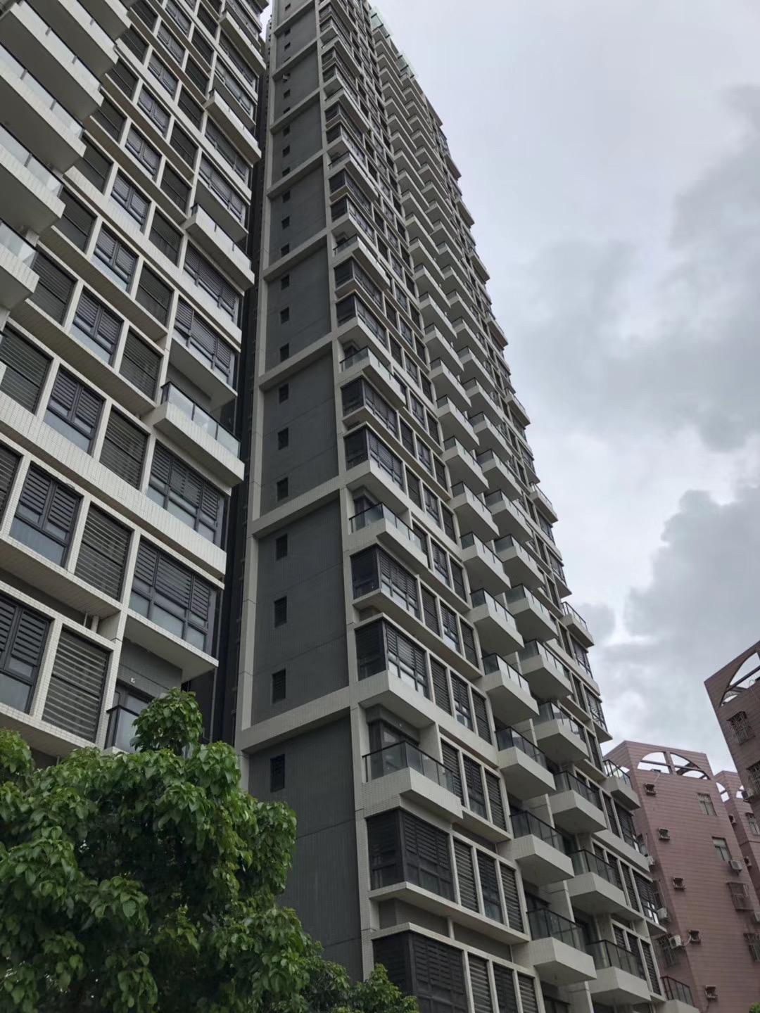 光明高鐵站旁的小產(chǎn)權(quán)房多少錢一平？