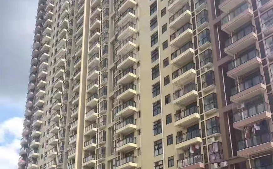 石巖依山名苑三棟700戶(hù)花園社區(qū)首付六成分期三年