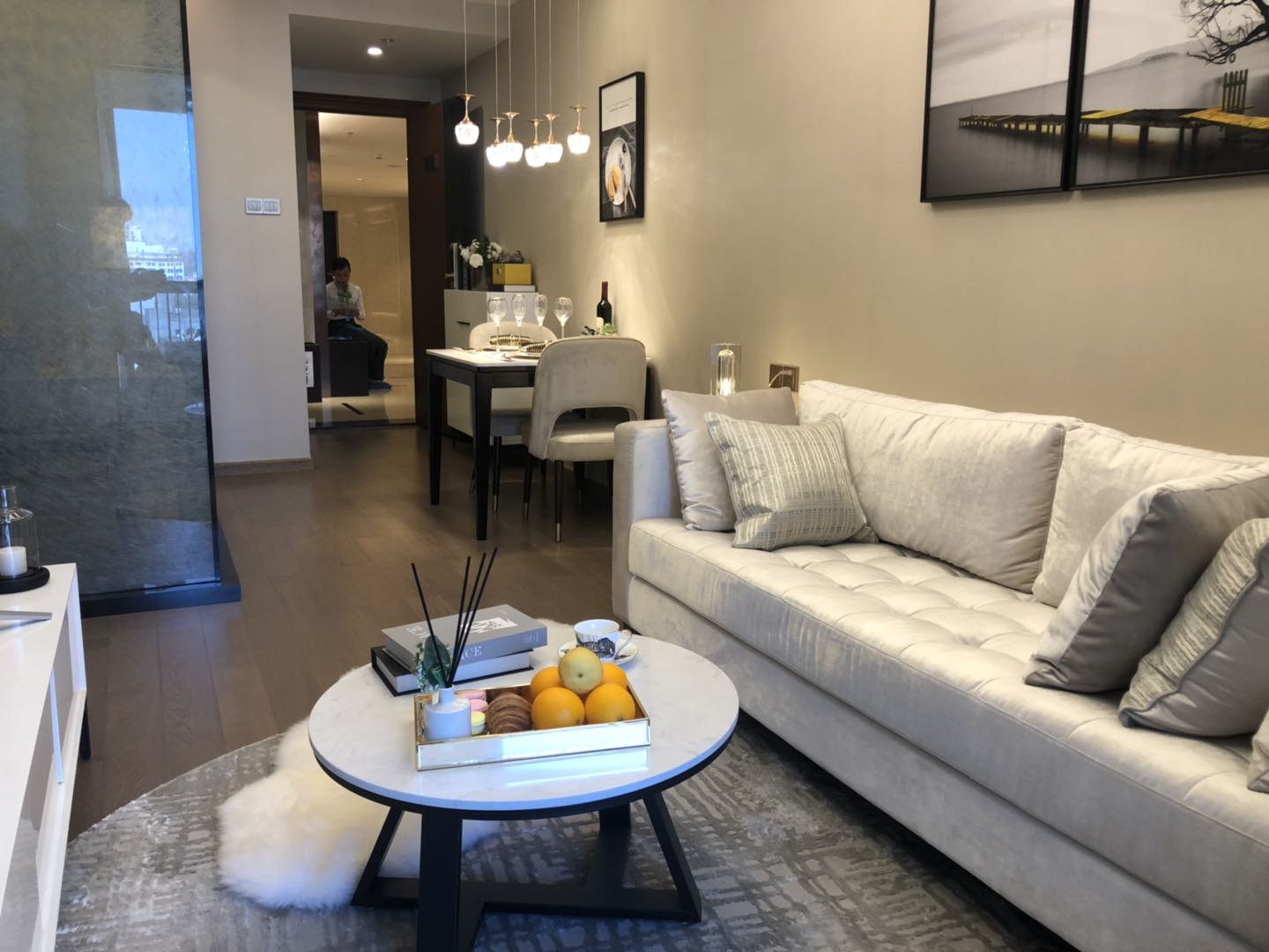 英郡假日廣場(chǎng)2房231萬元/套起