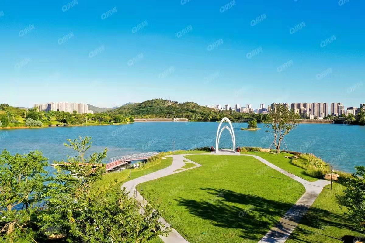 碧輝園十里銀灘，伴海云山苑均價(jià)-40000元/平