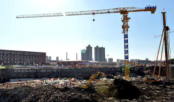 為確保棚戶(hù)區(qū)改造項(xiàng)目居民盡快住上回遷房