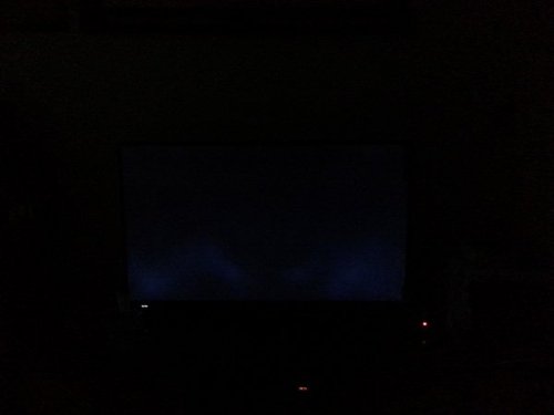 而其中一個(gè)社區(qū)的三棟回遷樓一直沒有供電