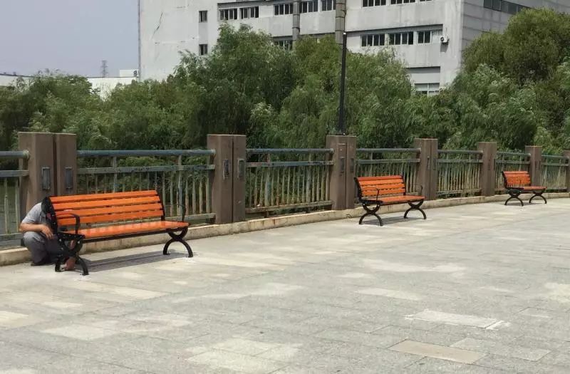 而且一般業(yè)主都會(huì)把車位拿出來(lái)單獨(dú)出售