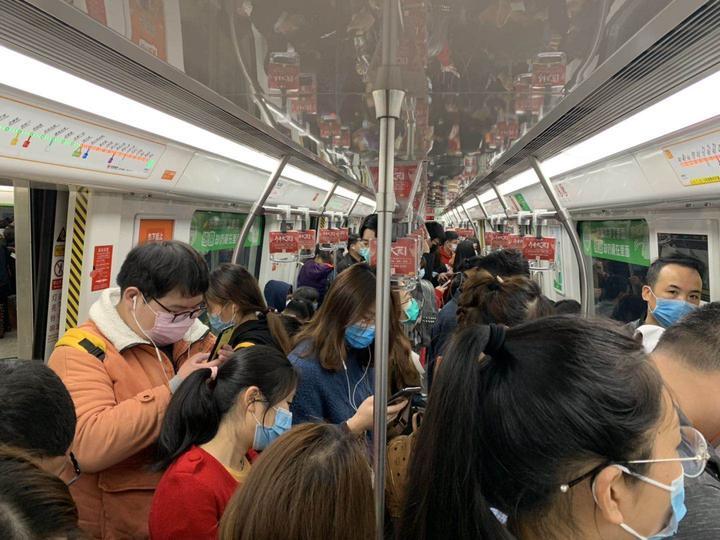 需要換乘公交車(chē)去立水橋站或者立水橋南站